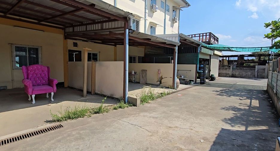For sale 3 bedrooms townhouse in Mae Rim, Chiang Mai