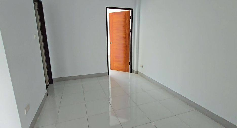 For sale 3 bedrooms townhouse in Mae Rim, Chiang Mai