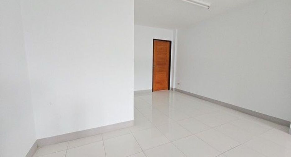 For sale 3 bedrooms townhouse in Mae Rim, Chiang Mai