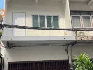 出售 3 卧室 联排别墅 在 沙吞, 曼谷