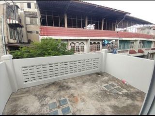 For sale 3 bedrooms townhouse in Sathon, Bangkok