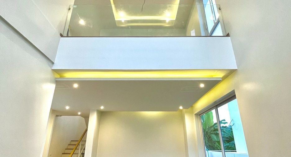 Casa en venta de 4 habitaciones en Mueang Chiang Mai, Chiang Mai