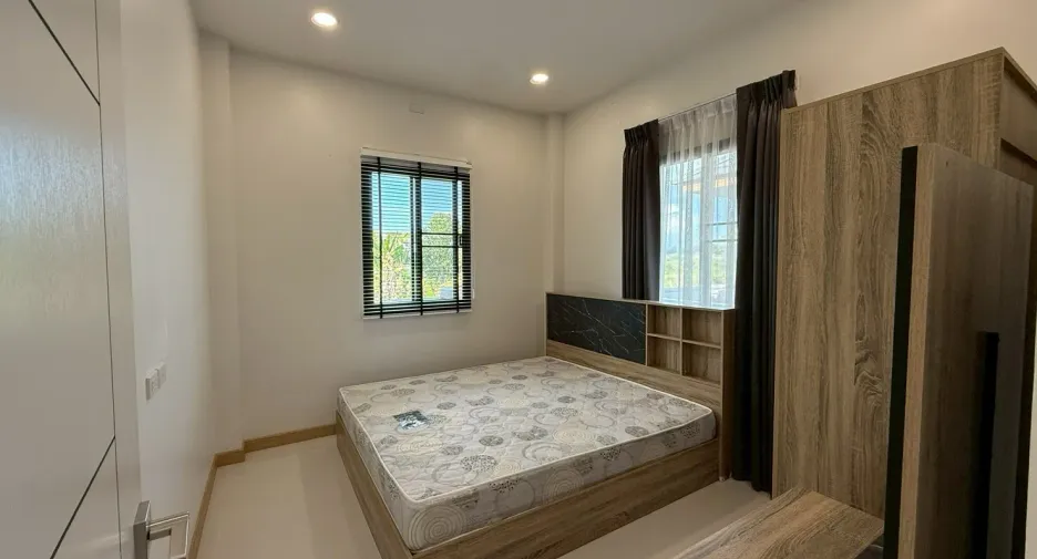 For rent 3 bedrooms house in Saraphi, Chiang Mai