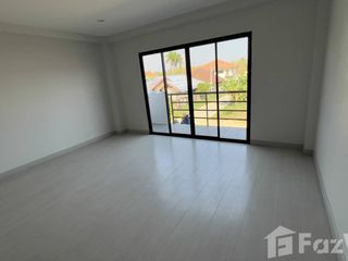 Reihenhaus zum Kauf mit 3 Zimmer in Mueang Chiang Mai, Chiang Mai
