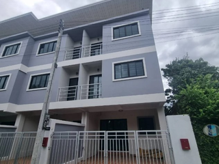 Reihenhaus zum Kauf mit 3 Zimmer in Mueang Chiang Mai, Chiang Mai