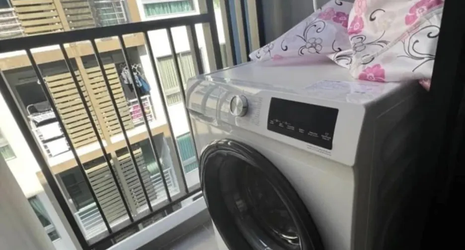 For sale 1 bed condo in Mueang Samut Prakan, Samut Prakan