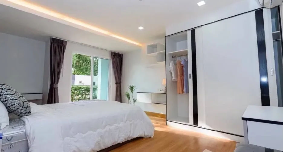 For rent 2 bedrooms condo in San Sai, Chiang Mai