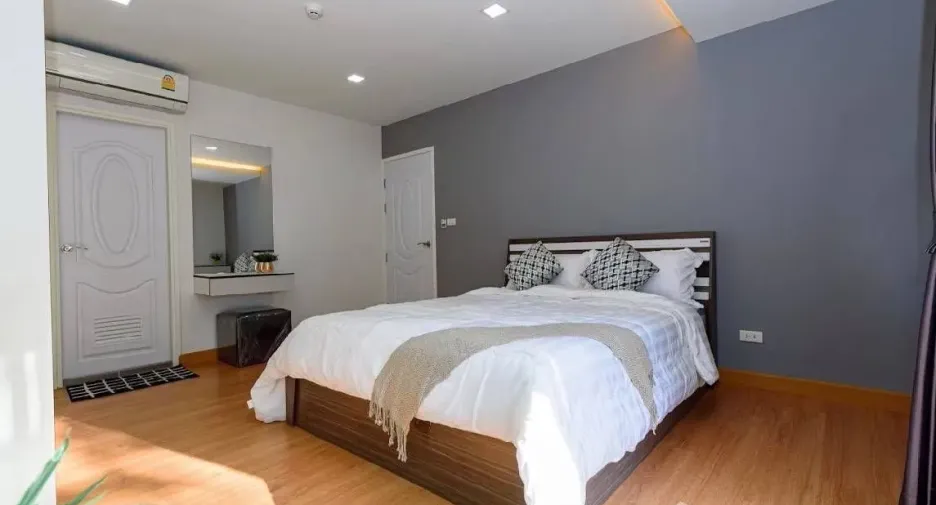 For rent 2 bedrooms condo in San Sai, Chiang Mai