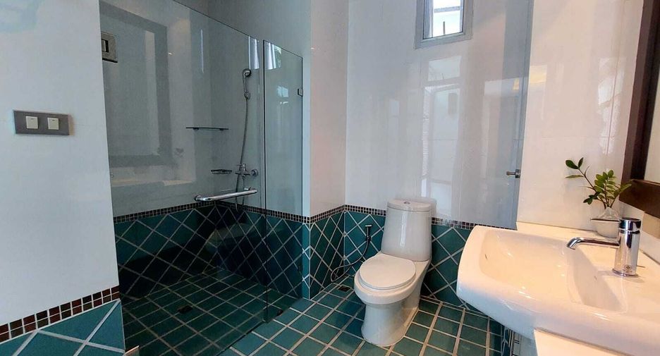 For sale 4 bedrooms villa in Sattahip, Chonburi