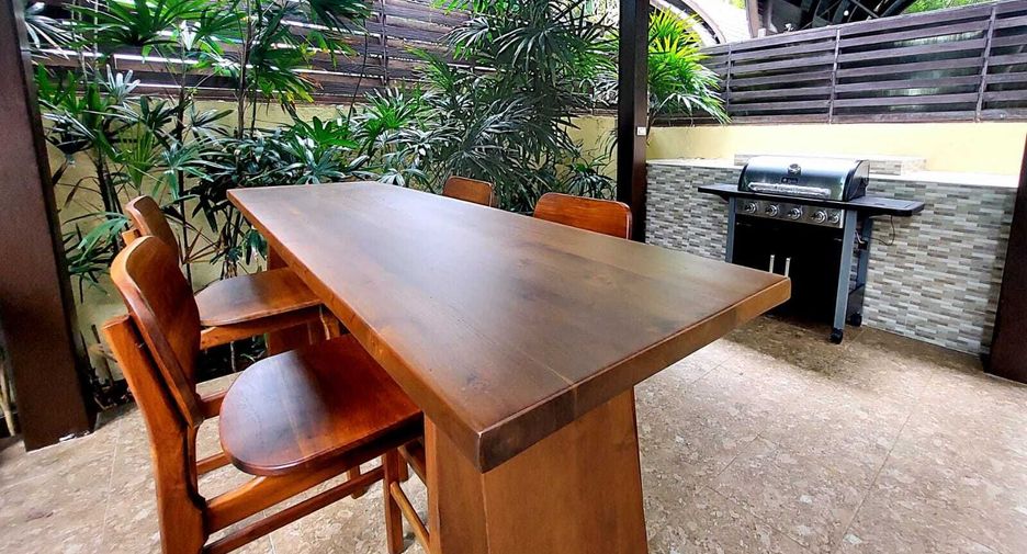 For sale 4 bedrooms villa in Sattahip, Chonburi