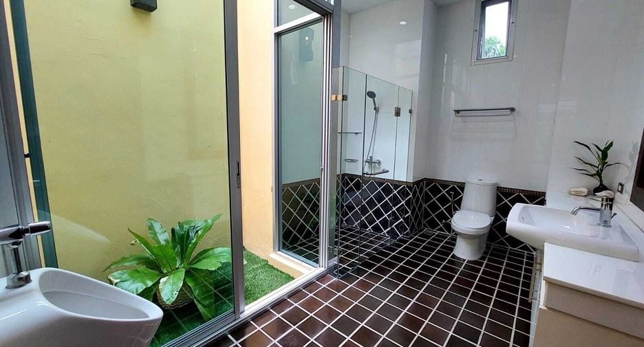 For sale 4 bedrooms villa in Sattahip, Chonburi