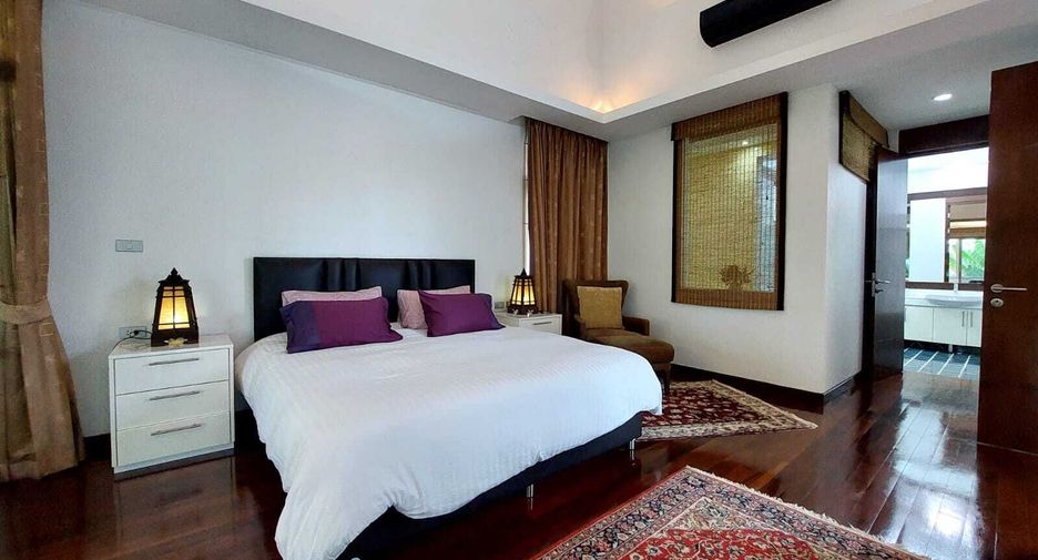 For sale 4 bedrooms villa in Sattahip, Chonburi