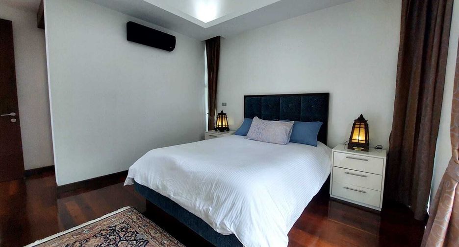 For sale 4 bedrooms villa in Sattahip, Chonburi