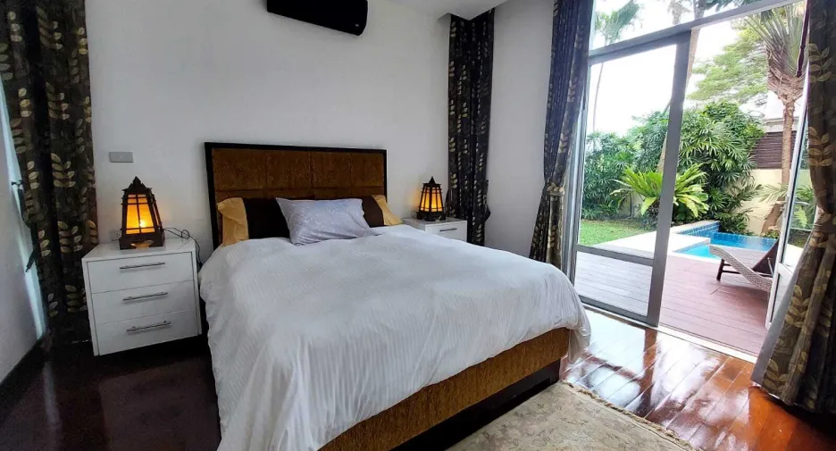 For sale 4 bedrooms villa in Sattahip, Chonburi