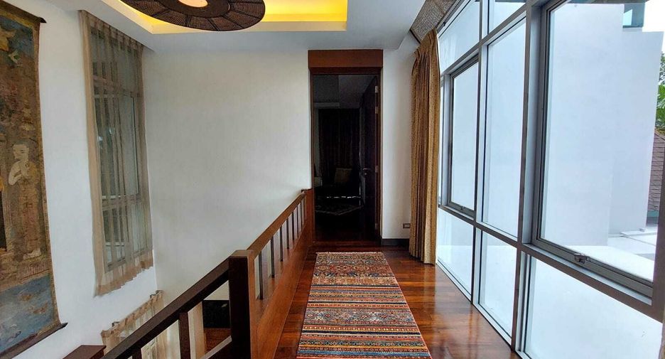 For sale 4 bedrooms villa in Sattahip, Chonburi