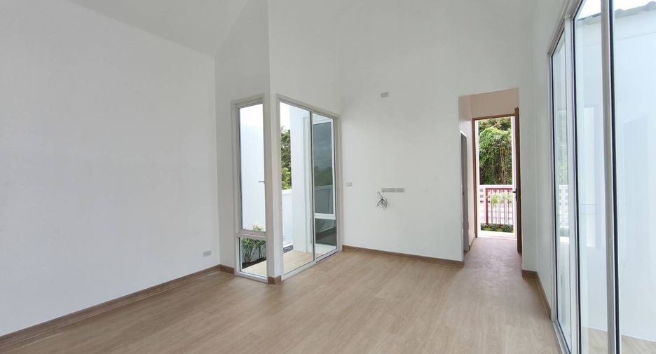 For sale 3 bedrooms house in Saraphi, Chiang Mai