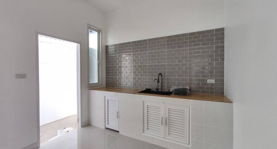 For sale 3 bedrooms house in Saraphi, Chiang Mai