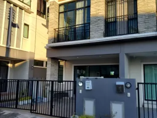 For rent 4 bedrooms townhouse in Cha Am, Phetchaburi