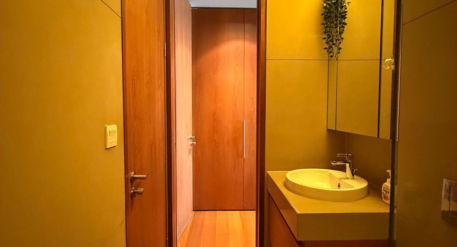 À vendre et à louer 2 chambres appartement à Sathon, Bangkok