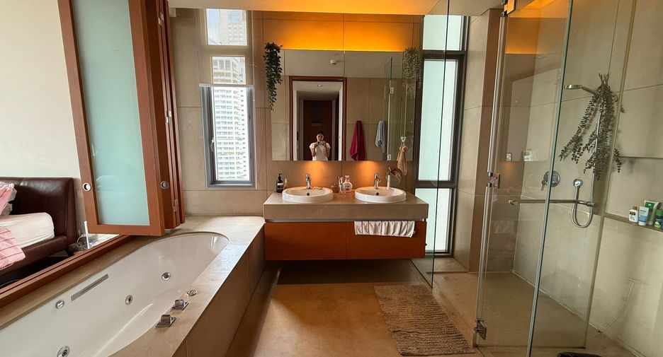 À vendre et à louer 2 chambres appartement à Sathon, Bangkok