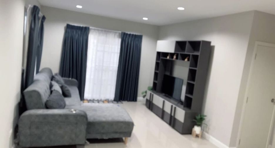 For rent 3 bedrooms house in San Kamphaeng, Chiang Mai