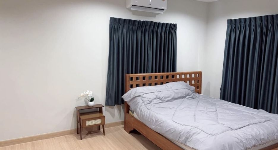 For rent 3 bedrooms house in San Kamphaeng, Chiang Mai