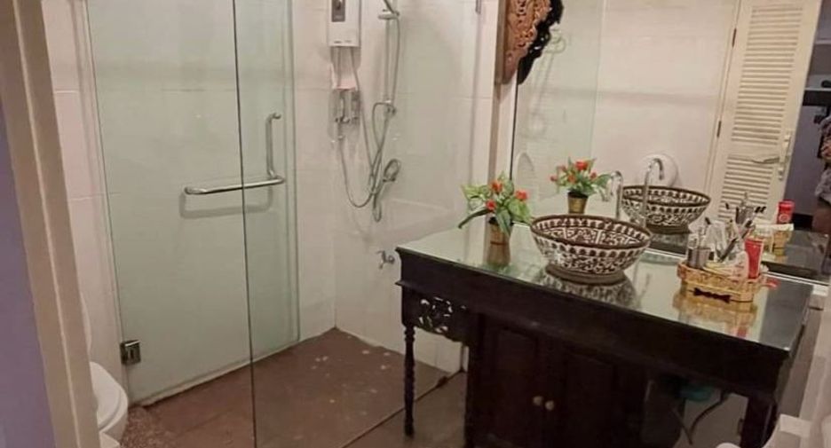 For sale 4 ベッドルーム hotel in Mueang Chiang Mai, Chiang Mai