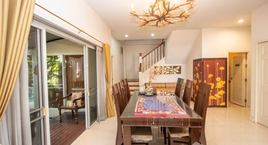 For rent 4 bedrooms house in Mueang Chiang Mai, Chiang Mai