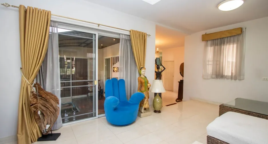 For rent 4 bedrooms house in Mueang Chiang Mai, Chiang Mai