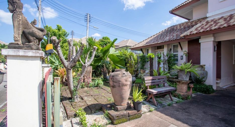 For rent 4 bedrooms house in Mueang Chiang Mai, Chiang Mai