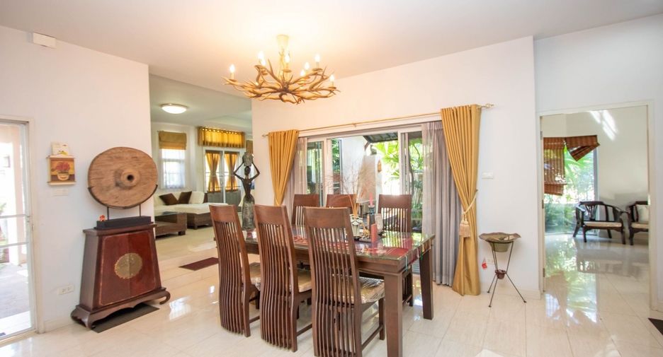 For rent 4 bedrooms house in Mueang Chiang Mai, Chiang Mai