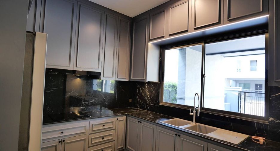 For sale and for rent 5 bedrooms house in Lat Krabang, Bangkok