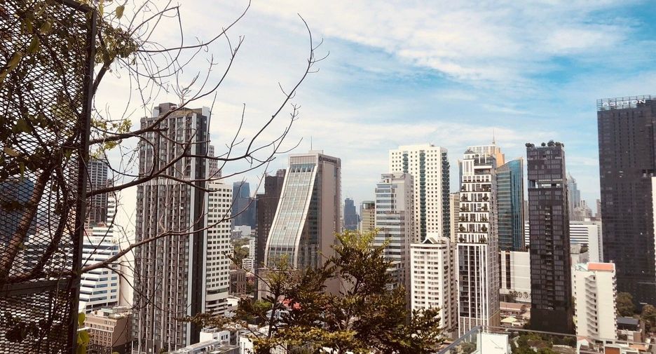 For sale 2 bedrooms condo in Watthana, Bangkok