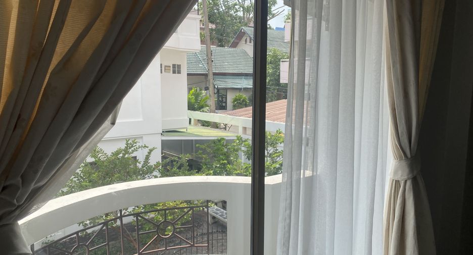 出租 4 卧室 联排别墅 在 Bang Lamung, Chon Buri
