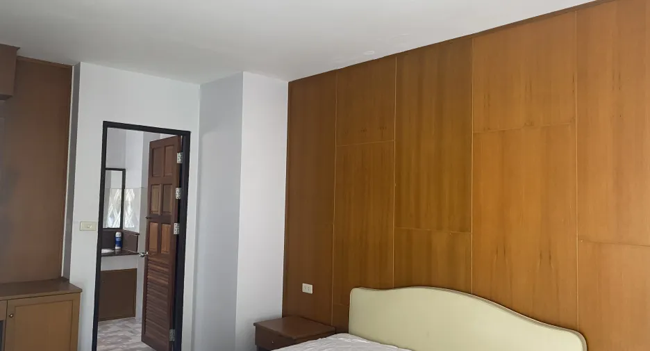 出租 4 卧室 联排别墅 在 Bang Lamung, Chon Buri