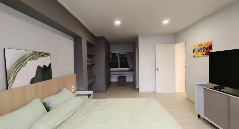 For sale and for rent 3 bedrooms condo in Watthana, Bangkok