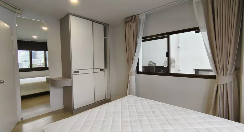 For sale and for rent 3 bedrooms condo in Watthana, Bangkok