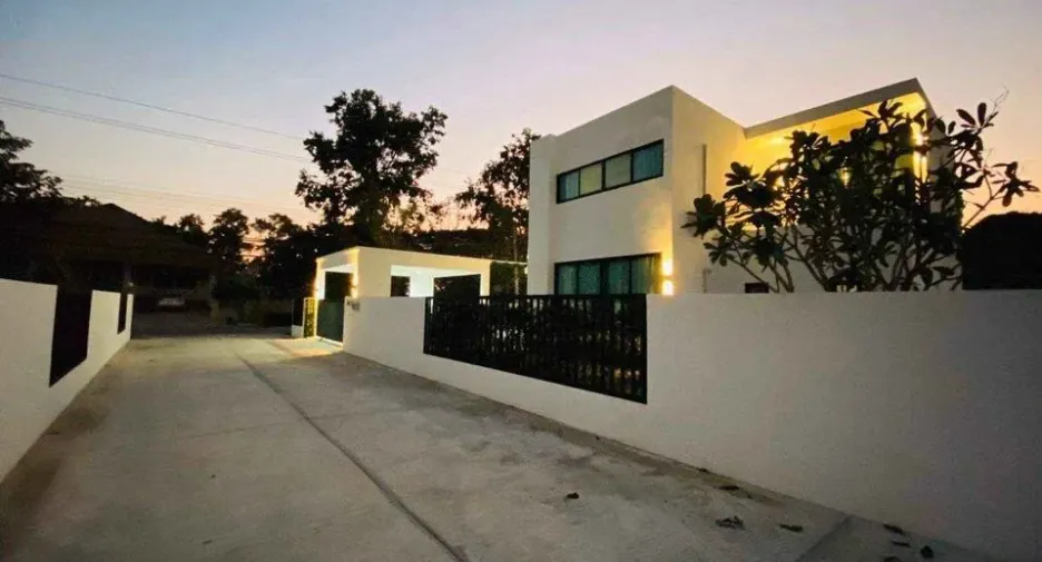 For sale 4 ベッドルーム villa in Hang Dong, Chiang Mai