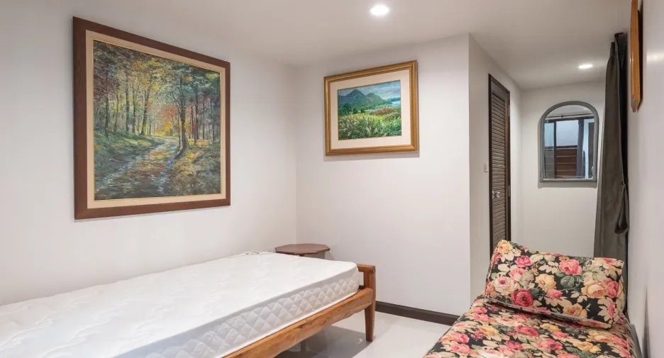 For rent 4 bedrooms townhouse in Hua Hin, Prachuap Khiri Khan