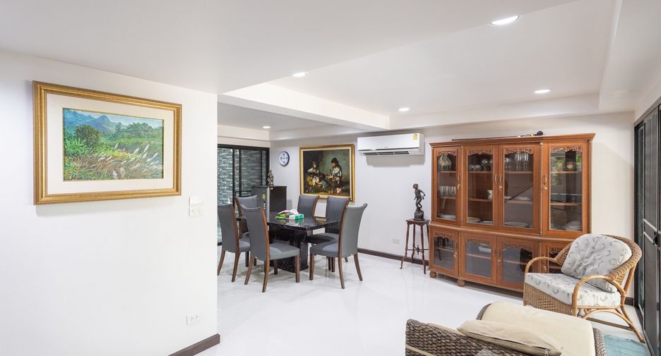 For rent 4 bedrooms townhouse in Hua Hin, Prachuap Khiri Khan