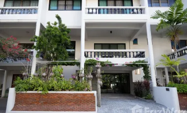 For rent 4 bedrooms townhouse in Hua Hin, Prachuap Khiri Khan