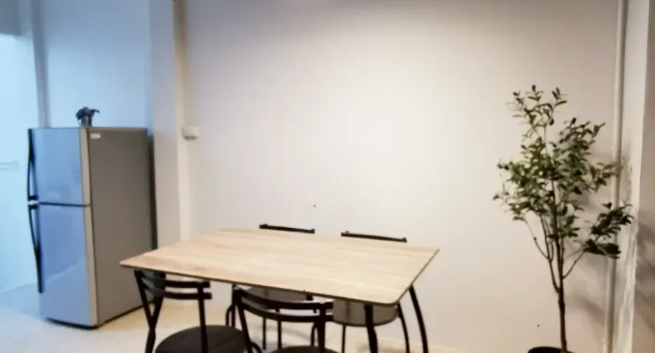 For rent 2 bedrooms townhouse in Mueang Chiang Mai, Chiang Mai