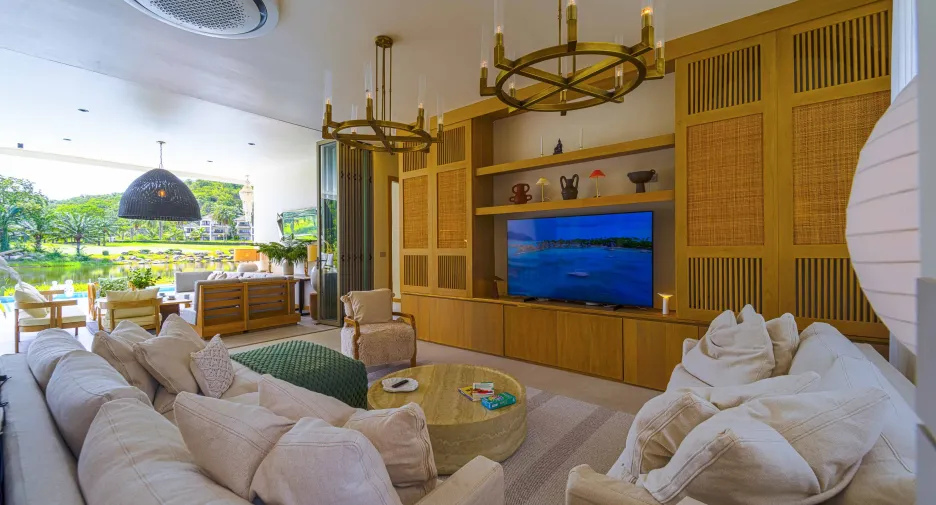 For sale 6 bedrooms villa in Cha Am, Phetchaburi