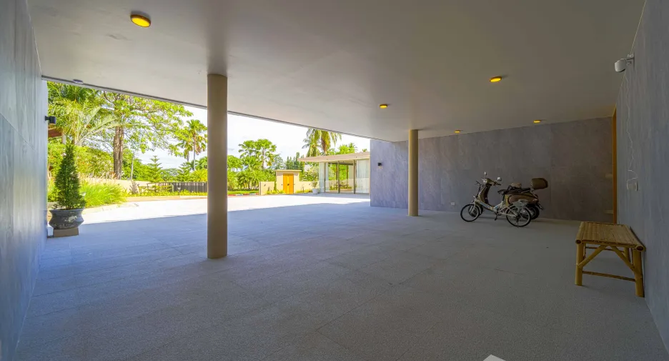 For sale 6 bedrooms villa in Cha Am, Phetchaburi