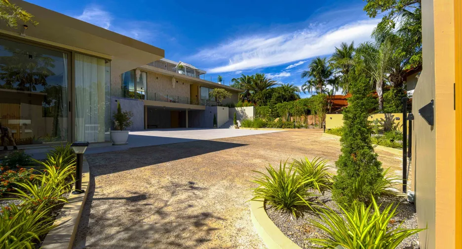 For sale 6 bedrooms villa in Cha Am, Phetchaburi