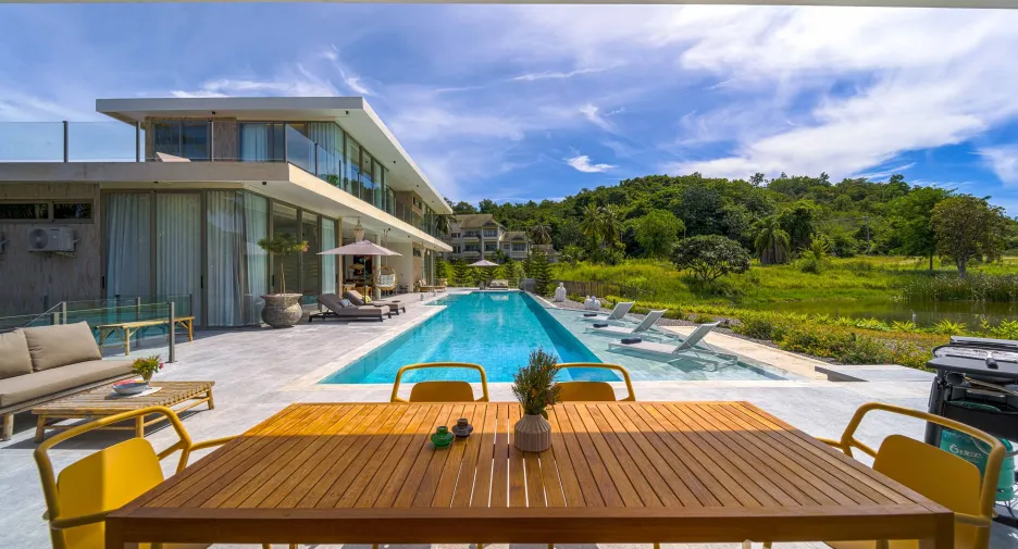 For sale 6 bedrooms villa in Cha Am, Phetchaburi