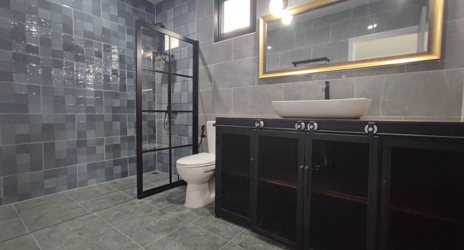 For sale 6 bedrooms house in Bang Lamung, Chonburi