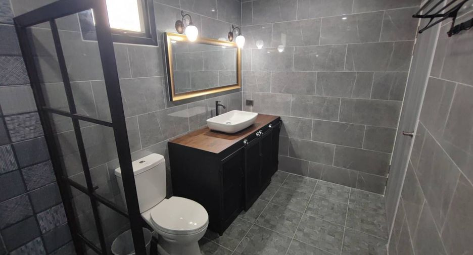 For sale 6 bedrooms house in Bang Lamung, Chonburi