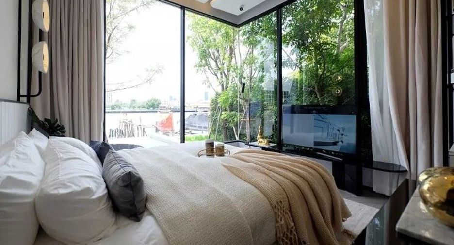 For sale 3 bedrooms condo in Khlong San, Bangkok