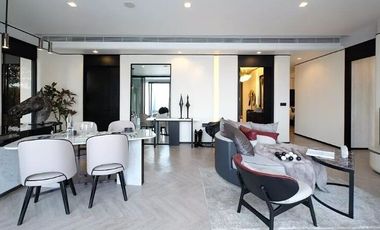 For sale 3 bedrooms condo in Khlong San, Bangkok